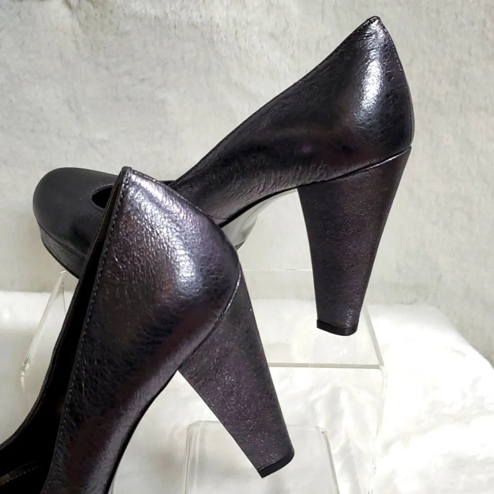 CALVIN KLEIN Scarlet Crinkle Metallic Graphite Pump